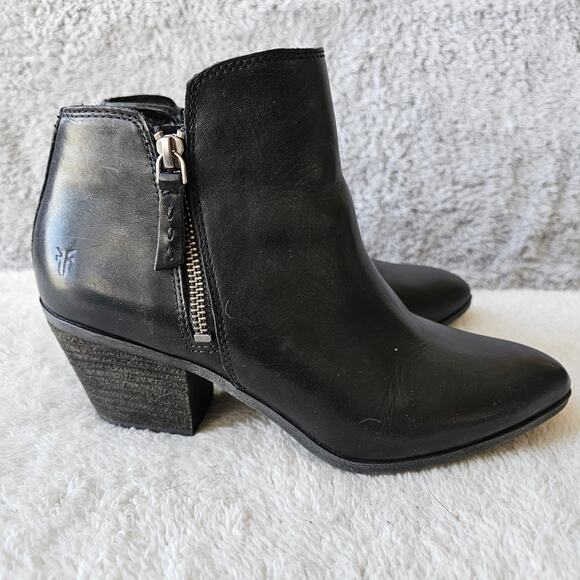 Frye Women Judith Leather Dual Zip Fashion Heeled Ankle Booties Size 8.5M Black - Picture 3 of 8